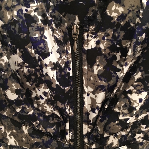 Satin dress - Picture 2 of 2